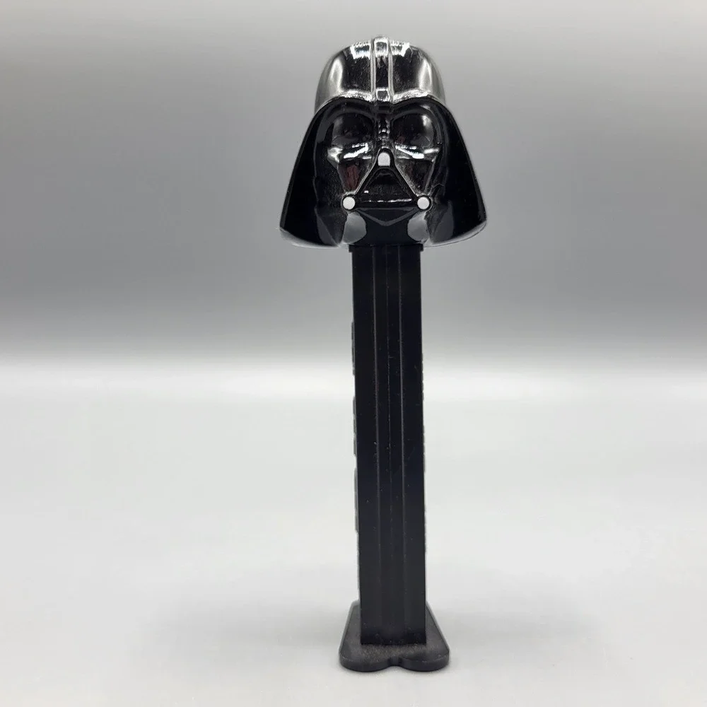 Vintage PEZ Candy Dispenser Star Wars Darth Vader 1997 Lucasfilm Hungary Black